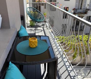 Riquier Apartment | Elegant Apartment Terrace Port of Nice