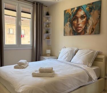 Riquier Apartment | Elegant Apartment Terrace Port of Nice