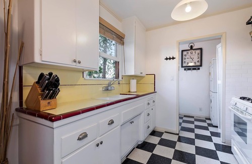 Venice Apartment | Elegant apartment With Private Garden near the beach and major attractions!