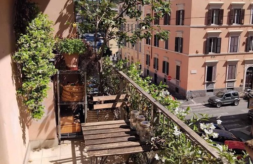 Celio Apartment | Elegant apartment with balcony at the Colosseum.