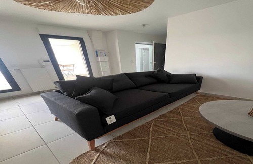 Suresnes Apartment | Elegant Appt - 1BDR/2P - Near Paris & La Défense