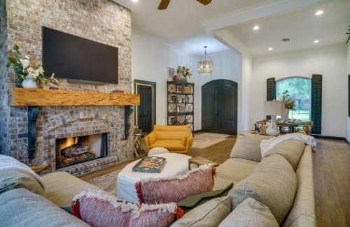 Highlands - Perkins House | Elegant Baton Rouge Home with Yard about 3 Mi to LSU!