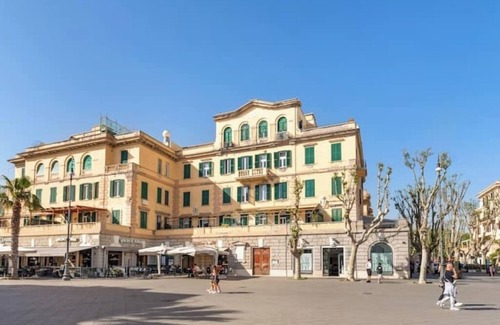 Quartiere XXXIV Lido di Ostia Levante House | Elegant beachfront home in the heart of Ostia