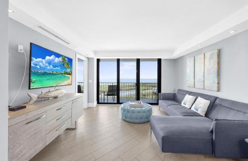 Marco Island House | Elegant beachfront condo in private community