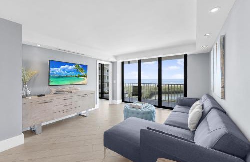 Marco Island House | Elegant beachfront condo in private community
