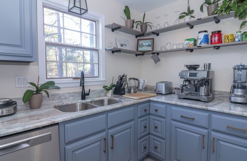 Jackson House | Elegant beautiful modern luxurious home 5BR/BA with Electric car charger!