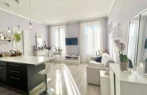 Villefranche-sur-Mer Apartment | Elegant, bright apartment