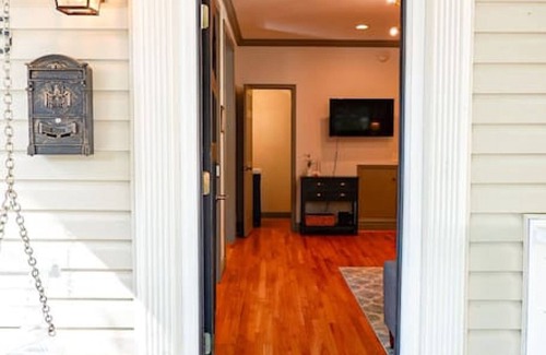 Earlewood House | Elegant Charleston Style Home 2BR ☆Downtown Cola☆