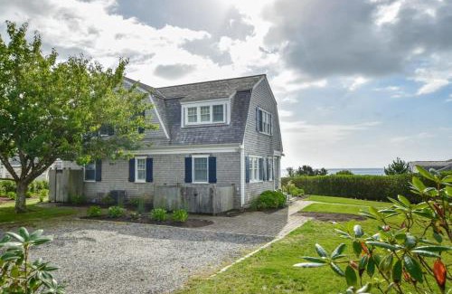 West Chatham House | Elegant Chatham Home steps to Hardings Beach Dog Friendly