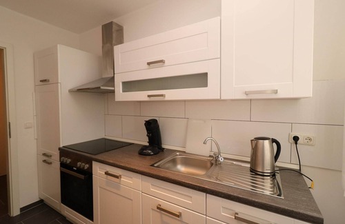 Frohnhausen Apartment | Elegant City Apartment, Essen