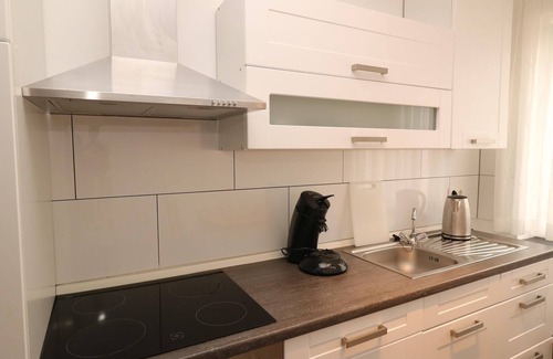 Frohnhausen Apartment | Elegant City Apartment, Essen