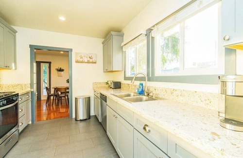 Glendora House | Elegant Comfort on Historic Route 66 Attractions