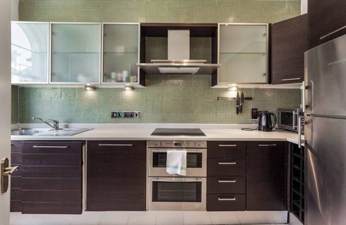 Bayswater Condo | Elegant & Comfortable | 2 BD | Near Paddington