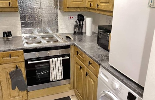 Stratford Apartment | Elegant & Cozy Downtown Flatn