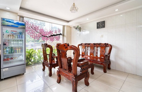 Binh Chanh House | Elegant Deluxe Accommodation in Hoang Hau, Vietnam