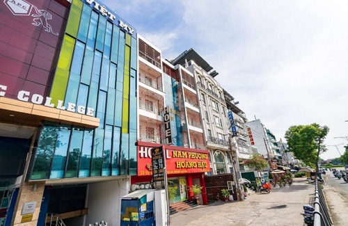 Binh Chanh House | Elegant Deluxe Accommodation in Hoang Hau, Vietnam