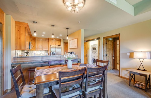 Cle Elum House | Elegant, dog-friendly retreat w/shared pool & fireplace - near trails