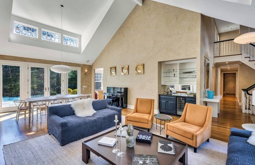 Northwest Harbor House | Elegant East Hampton Estate nestled on nearly 5 acres of land, stunning.