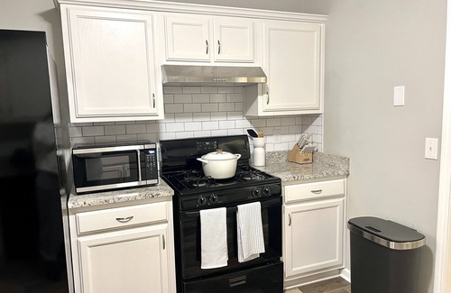 Ellenwood House | Elegant Ellenwood home near I-675, I-75, & I-285.