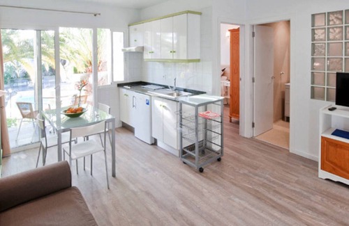 Los Llanos Apartment | Elegant Apartment with Pool and Garden (Ideal for 2)