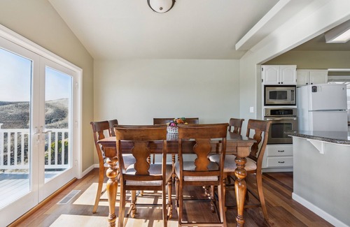 Northeast Reno House | Elegant Escape 4 Bedroom Home by RedAwning