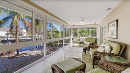 Marco Island House | Elegant Family-Friendly Home on Canal I 3BD2BA Sleeps 6 I Walk to Beach & Shops