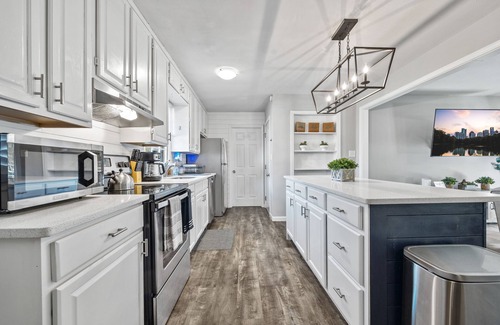 Powder Springs House | Elegant Family Living | Mins to 6 Flags & Downtown