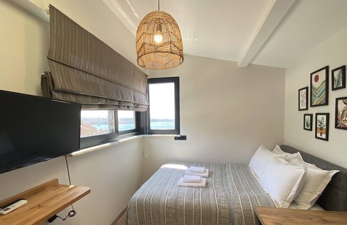 Cihangir Apartment | Elegant Flat 10 min to Galata Tower, Istiklal Ave