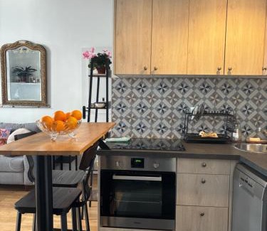 Quartier Sainte-Avoye Apartment | Elegant Flat in Marais Paris