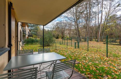 Saint-Romain-au-Mont-d'Or Apartment | Elegant apartment in the heart of the Mont d'Or