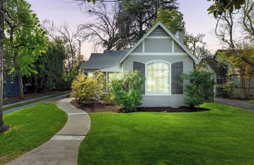 Fresno House | Elegant Historic Fresno High Tudor