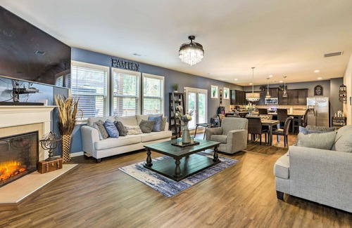 Cliftondale House | Elegant Home ~ 20 Mi to Downtown Atlanta: Pets OK!