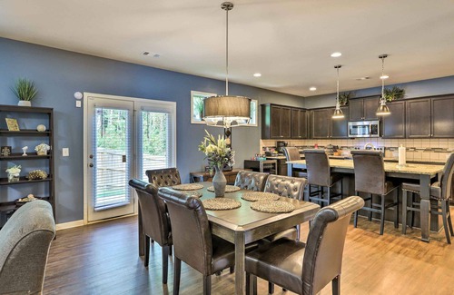 Cliftondale House | Elegant Home ~ 20 Mi to Downtown Atlanta: Pets OK!