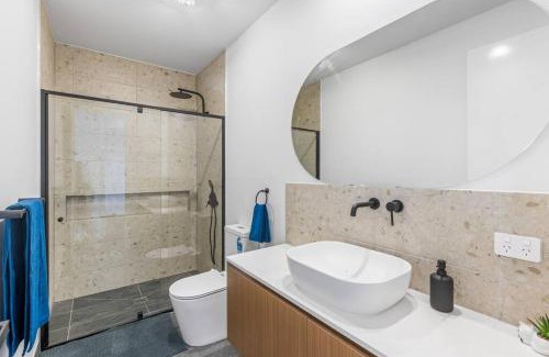 Highton House | "Elegant Home in Highton near City City"