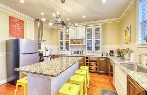 Old West Broad Neighborhood House | Elegant Home in Historic District with Gourmet Kitchen and WiFi