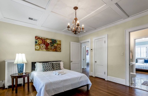 Old Irving Park House | Elegant House with Patio in Greensboro