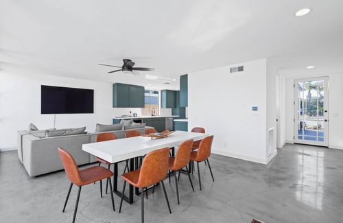 Huntington Harbour House | Elegant Island Oasis in Huntington Beach, California's Heart.