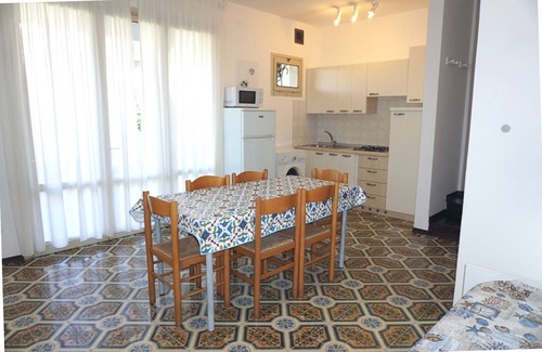 Porto Santa Margherita Villa | Elegant villa with pool and barbecue
