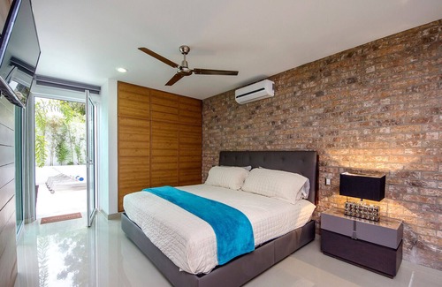Diaz Ordaz Condo | Elegant loft at gourmet Versalles, shops , restaurants , beach 15 minutes