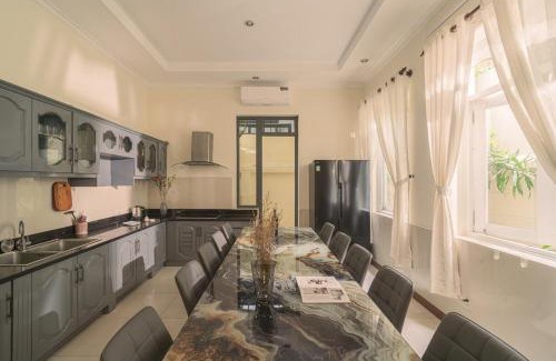 Thu Thiem Apartment | Elegant Luxury Villa for 10 People
