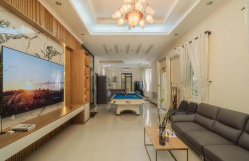 Thu Thiem Apartment | Elegant Luxury Villa for 10 People