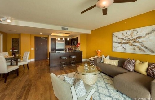 Waikiki Apartment | Elegant, modern condo in Waikiki