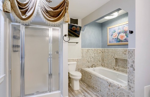 Algiers House | Elegant New Orleans Escape w/ Furnished Porch!
