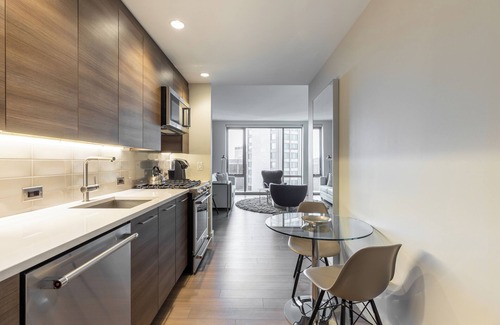 Fenway–Kenmore Apartment | Elegant One Bedroom with Amenities
