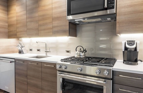 Fenway–Kenmore Apartment | Elegant One Bedroom with Amenities