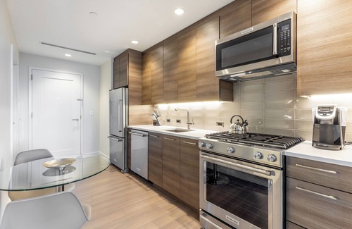 Fenway–Kenmore Apartment | Elegant One Bedroom with Amenities