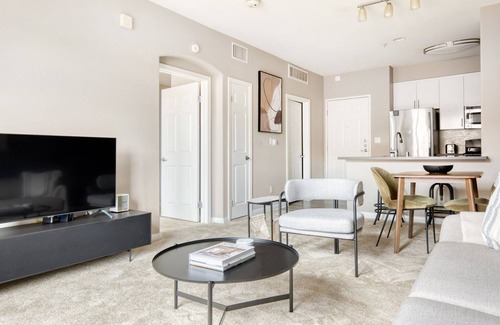 Pasadena Apartment | Elegant Pasadena 1BR w/Gym & Pool, nr Colorado Ave, by Blueground