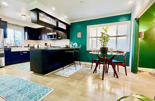 Woodland Hills House | Elegant, peaceful, contemporary hillside home w/tropical patio/colored lighting
