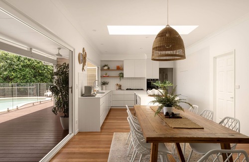 Noosa Heads Resort | Elegant Queenslander Home with Tropical Pool Area