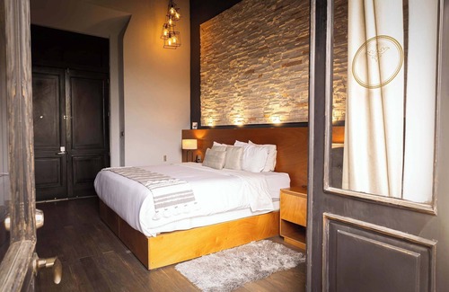 Downtown Queretaro Bed & Breakfast | Elegant room in Querétaro's historic center